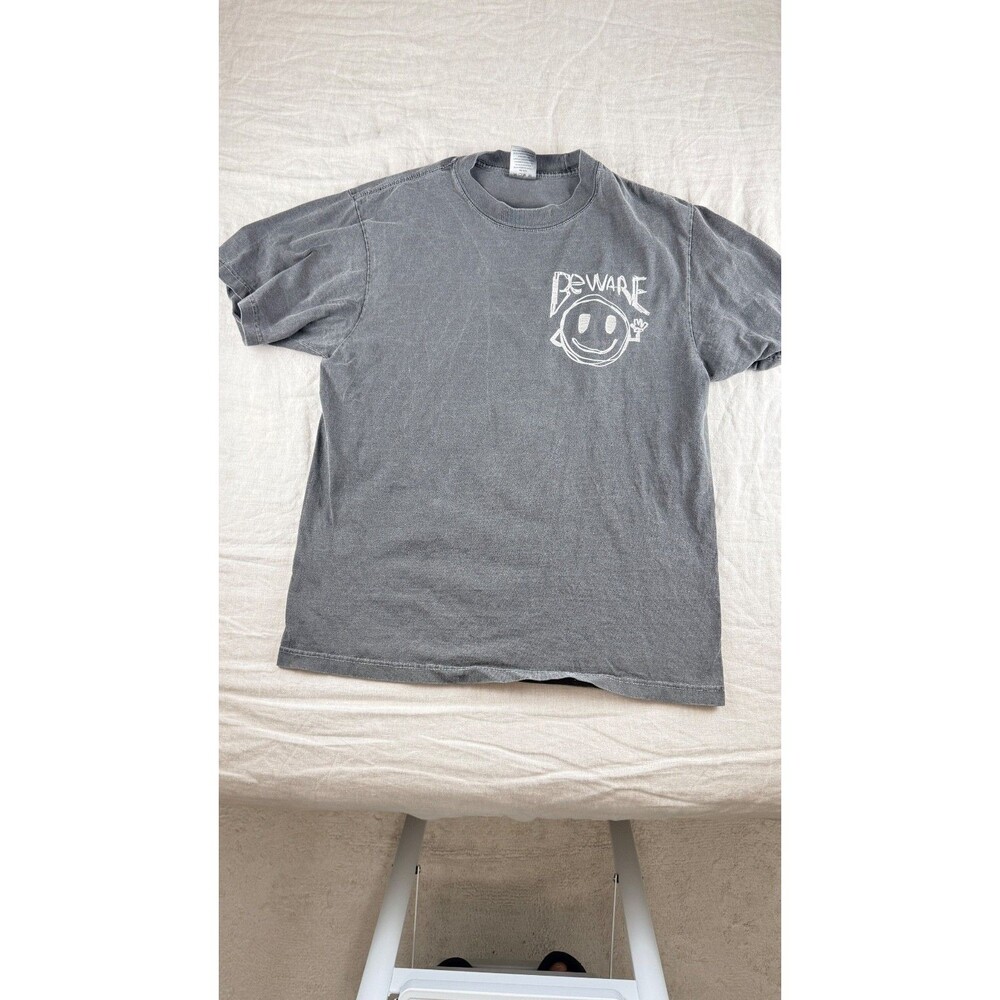 World Famous Heavyweight Beware Fake Smiles Fake Love Graphic T-Shirt Men's L